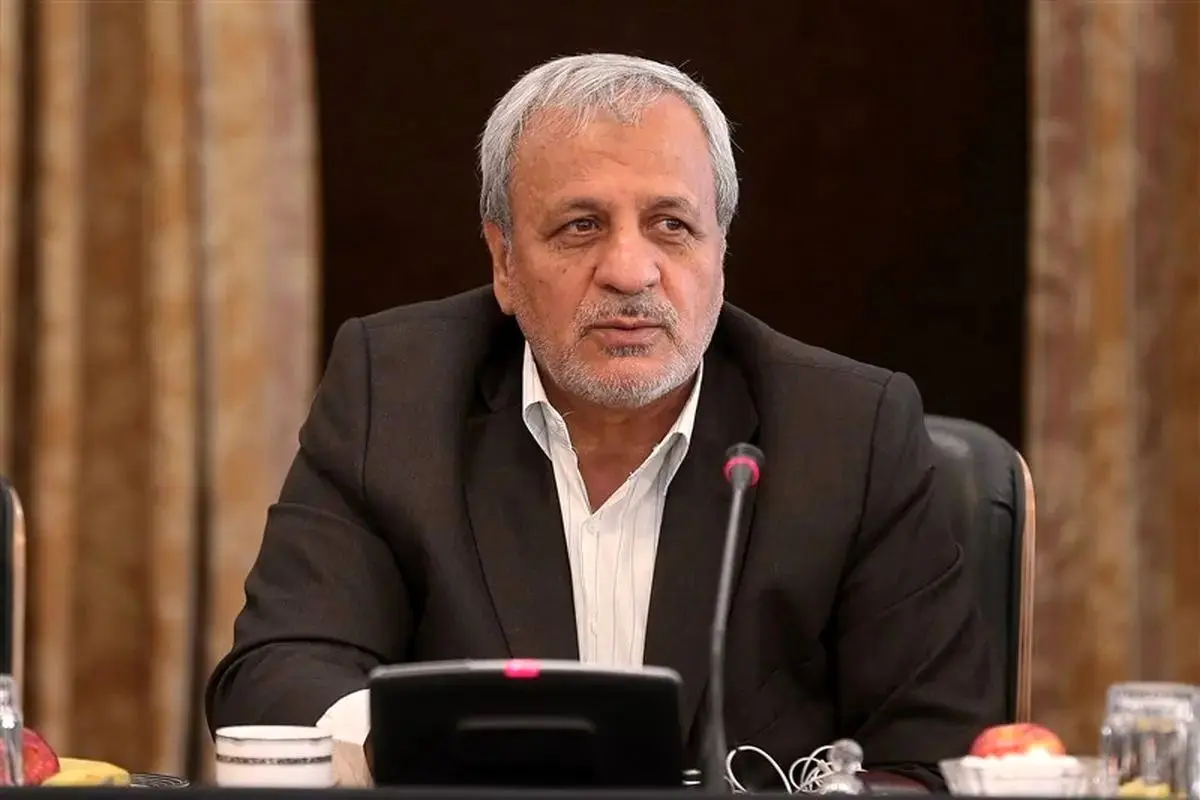 رئیس جمهور و رئیس مجلس چنان صحبت می کنند گویی امروز وارد گود شده‌اند