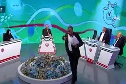 جزئیات درگیری جنجالی «محمد فاضلی» و «شهاب اسفندیاری» در میزگرد مسعود پزشکیان در صداوسیما؛ کارشناس نزدیک به جلیلی چه تهمتی به مشاور پزشکیان زد؟/ ویدئو