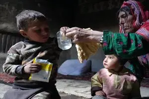نزدیک به پنج میلیون مادر و کودک افغان در معرض بحران سوءتغذیه