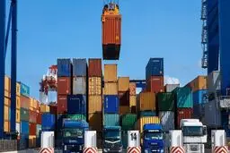 بلاتکلیفی کالاهای اساسی در گمرک