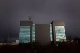 مرسدس بنز ترمز نزد
