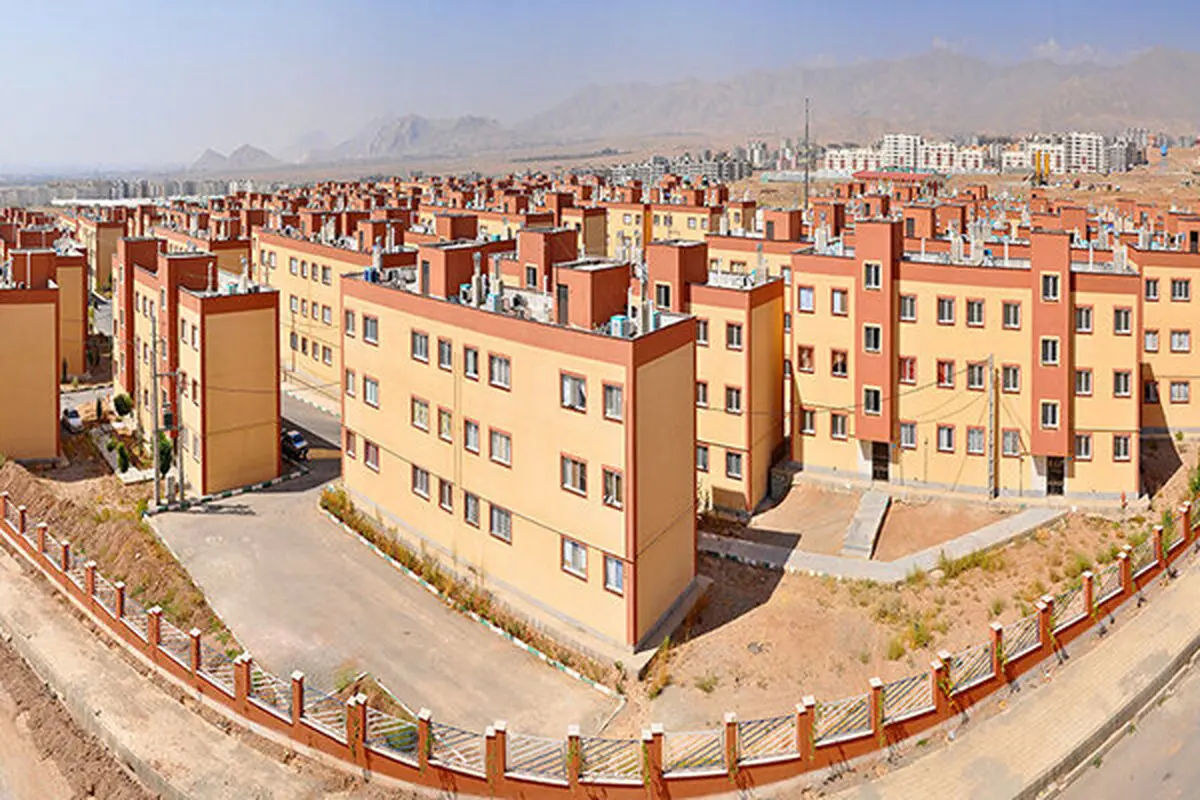 سازنده مسکن مهر هشتگرد یک شرط عجیب برای تحویل  گذاشت + نظر یک وکیل 