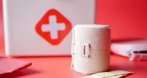 چگونه خونریزی را در خانه متوقف کنیم ؟