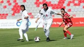 انتقاد خبرآنلاین از مجری صدا و سیما برای تهدید دختران فوتبالیست ایرانی