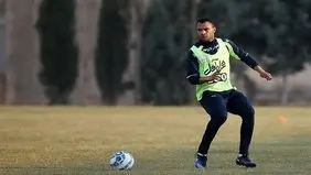 ستاره استقلالی از دنیای فوتبال خداحافظی کرد + عکس