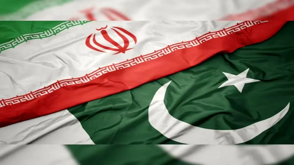 مانور دریایی ارتش ایران و پاکستان در خلیج فارس/ ویدئو و تصاویر