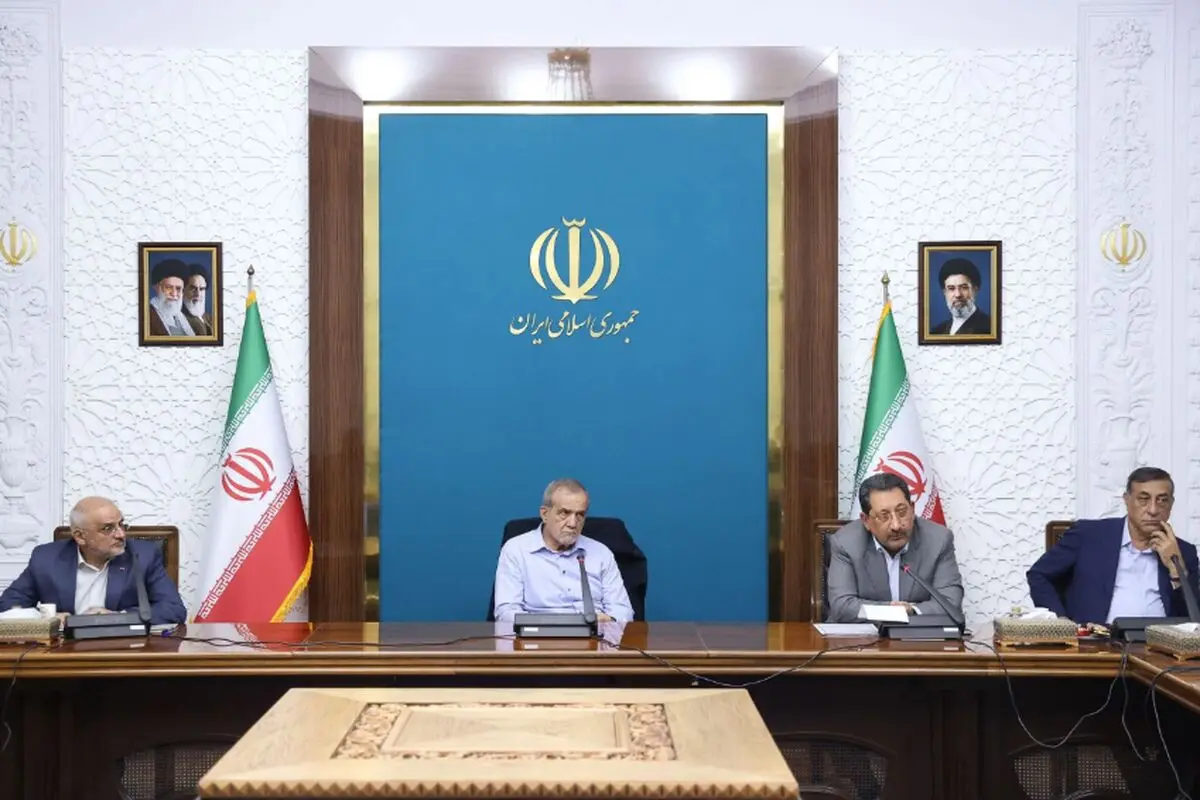 پزشکیان: همه دستگاه‌ها برای تامین برق موردنیاز صنایع همکاری کنند