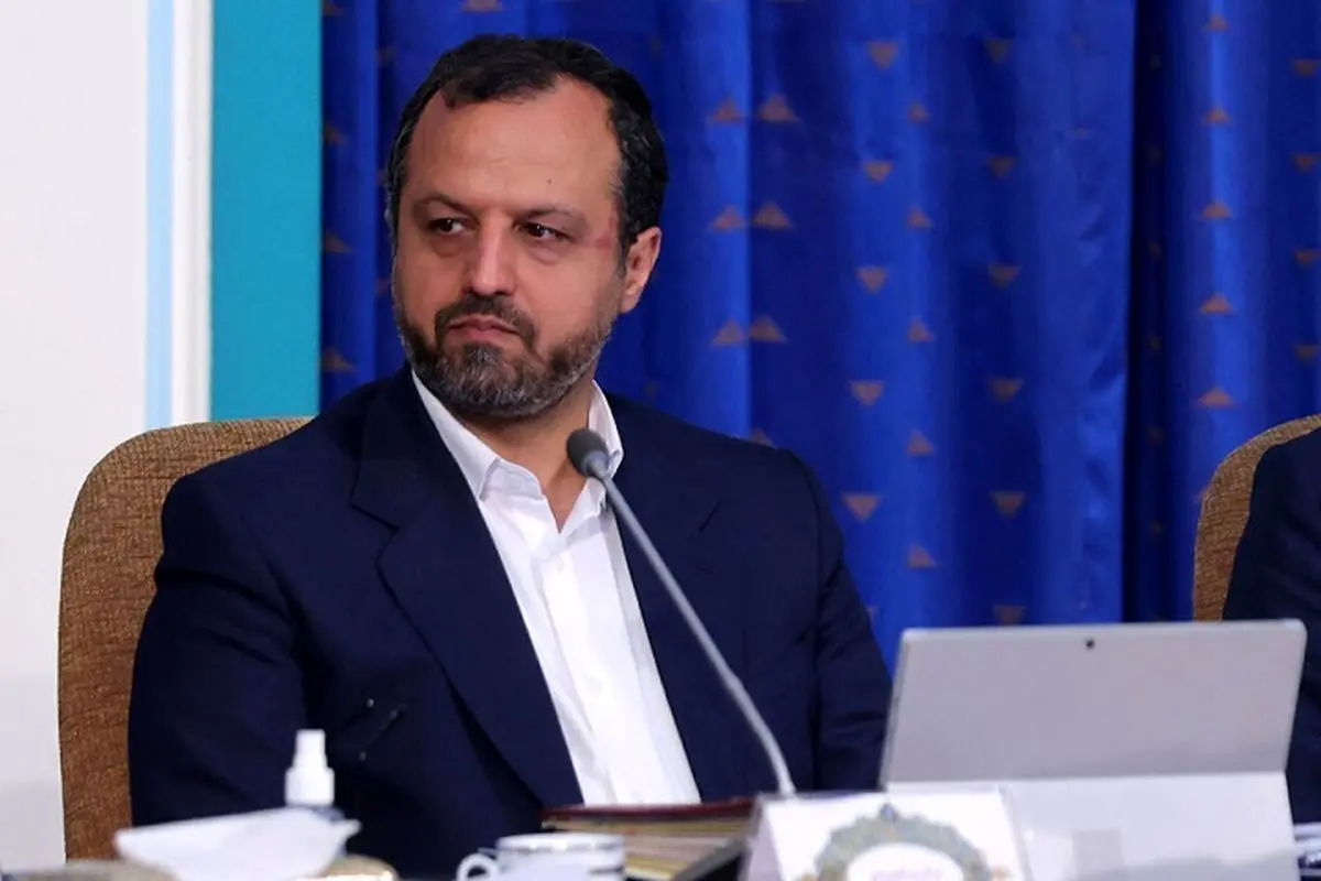 وزیر اقتصاد: وزیر کشور در خصوص قیمت نان توضیح خواهد داد/ افزایش قیمت بنزین نداریم