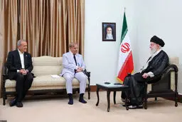 رهبر انقلاب: متاسفانه برخی دولت‌های اسلامی در کنار رژیم صهیونیستی می‌ایستند