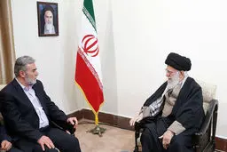 قائد الثورة الإسلامیة: أي جزء من المقاومة قادر على سحق الاعداء