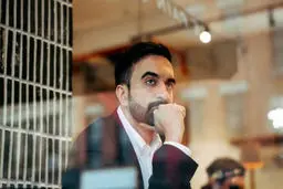 چهره پنهان یک نامزد