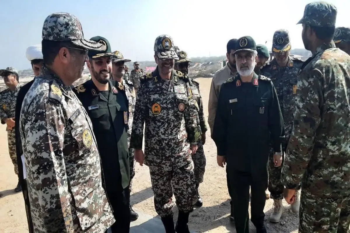 دیدار دو فرمانده از جزایر جنوب کشور