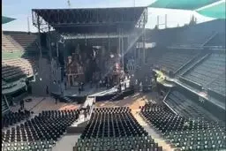 اجاره زمین تنیس مجموعه  ورزشی انقلاب برای اجرای تئاتر!