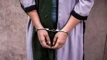 دستگیری زنی که روی سقف پراید در حال حرکت نشسته بود