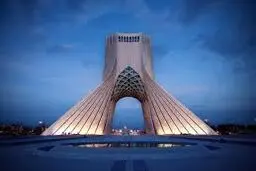آوازِ ناتمام در میدان آزادی

