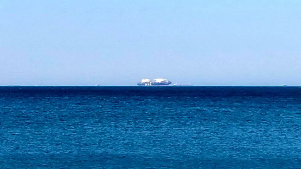 توقیف یک کشتی فرانسوی در بندر الجزایر

