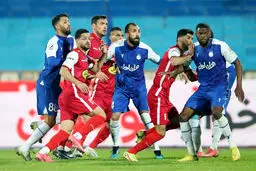 پرسپولیس یا استقلال چه تیمی قهرمان نیم‌فصل می‌شود؟