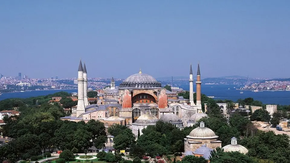 خرید بلیط هواپیما برای سفر به استانبول