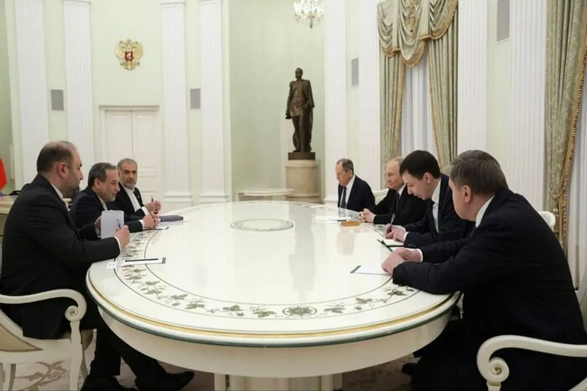 Araghchi meets Putin in Moscow