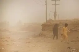طوفان ۱۰۰ کیلومتری در سیستان