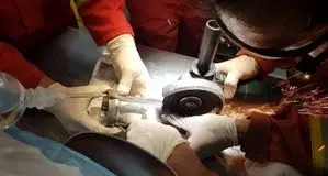 گیر افتادن دست کودک ۲ ساله در چرخ گوشت خانگی؛ انتقال هوایی به بیمارستان