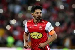 حمله سارقان به امید عالیشاه/ خودروی کاپیتان پرسپولیس تخریب شد

