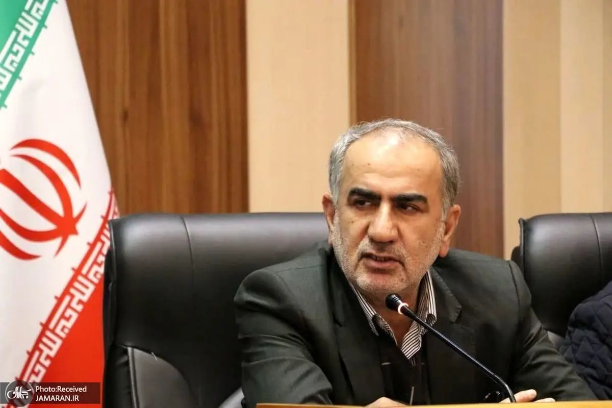 نباید انتظار پایین آمدن قیمت دلار را داشته باشیم/ با فروکش کردن مسائل منطقه‌ای جلوی افزایش ترمز قیمت دلار کشیده می‌شود

