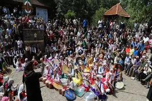 تصاویر جالب از جشن فردینه ماه در روستای کندلوس