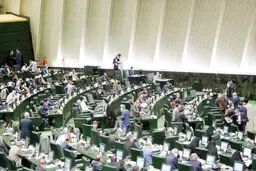 اقتصاد گروگان بحران تصمیم‌گیری
