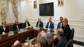 Iran FM stresses expanding economic, trade ties with Lebanon
