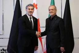 پزشکیان: در برابر زور سر خم نمی کنیم
