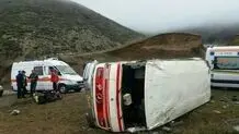 واژگونی مینی بوس حامل زائران با 20 مصدوم