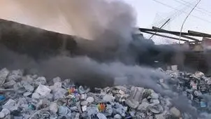 آتش سوزی گسترده انبار ضایعات شرق مشهد پس از ۴ ساعت مهار شد