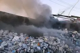 آتش سوزی گسترده انبار ضایعات شرق مشهد پس از ۴ ساعت مهار شد