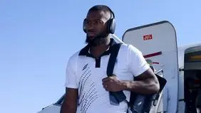 نازون در تهران تنهاست!