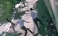 حمله ور شدن یک فرد به مردم با سلاح سرد در کرج/ ویدئو

