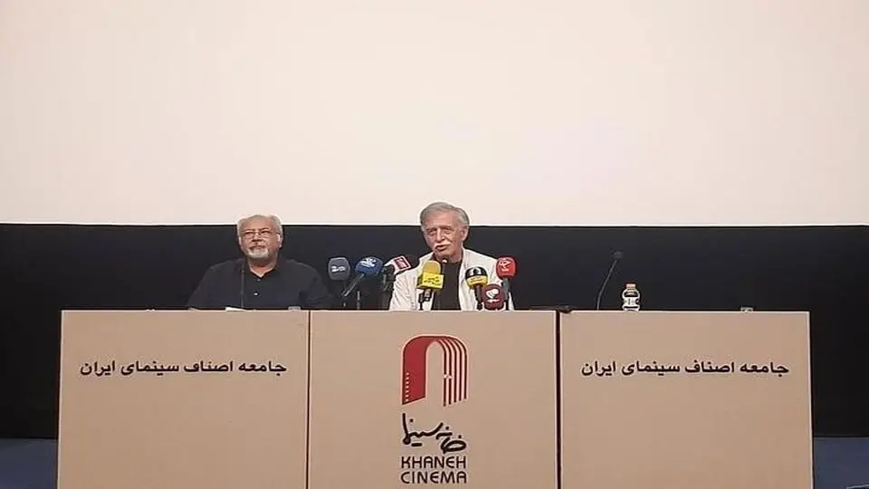 کارت زرد گرفتن برای سینما و موسیقی باعث افتخار وزارت ارشاد است