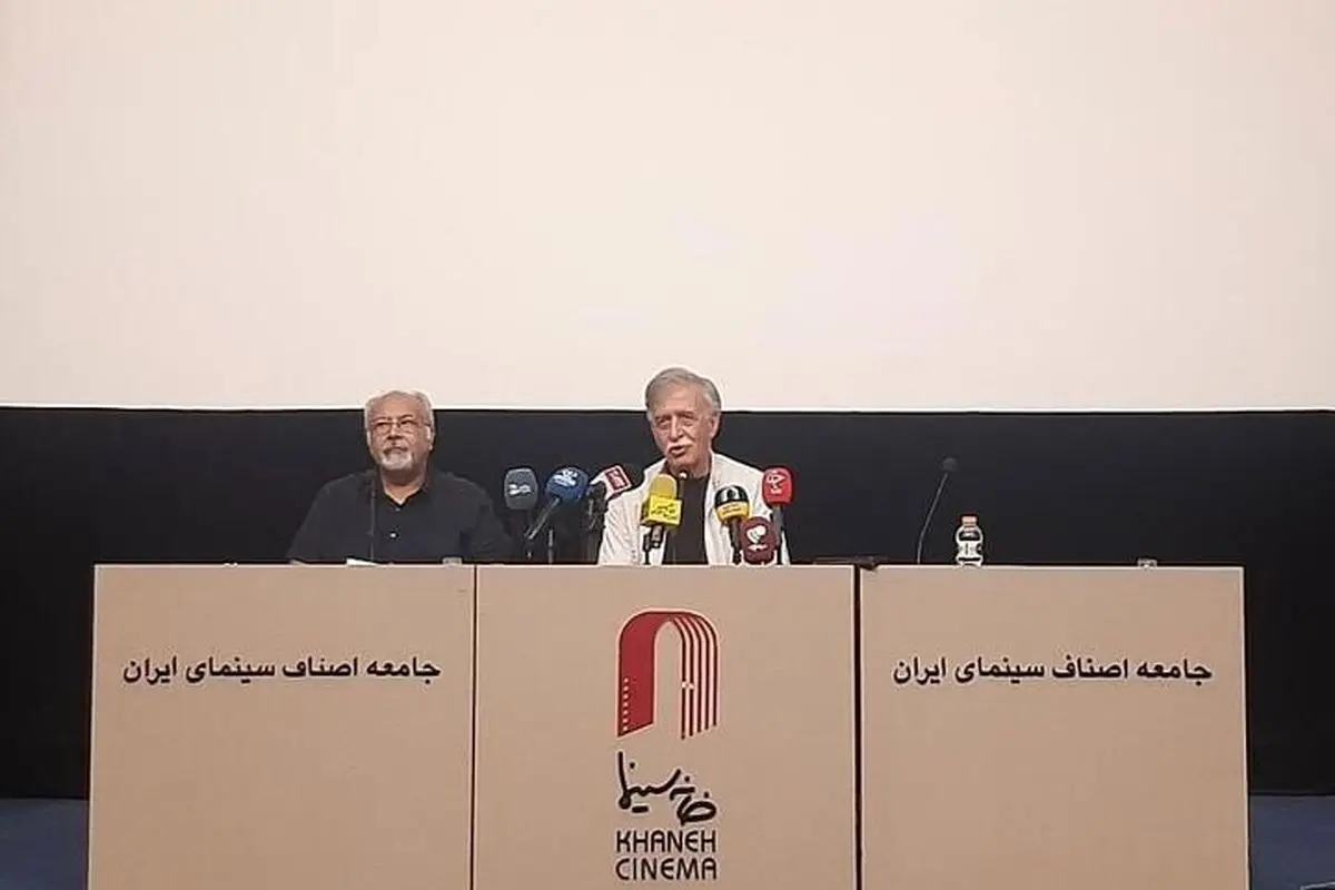 کارت زرد گرفتن برای سینما و موسیقی باعث افتخار وزارت ارشاد است
