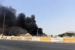 بلندشدنِ دود در شرق بندرعباس/ ویدیو
