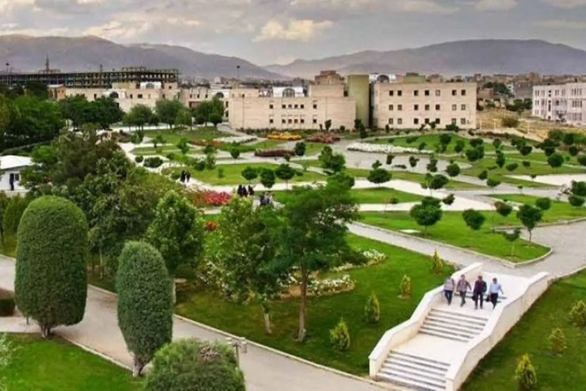 یک نشست در دانشگاه