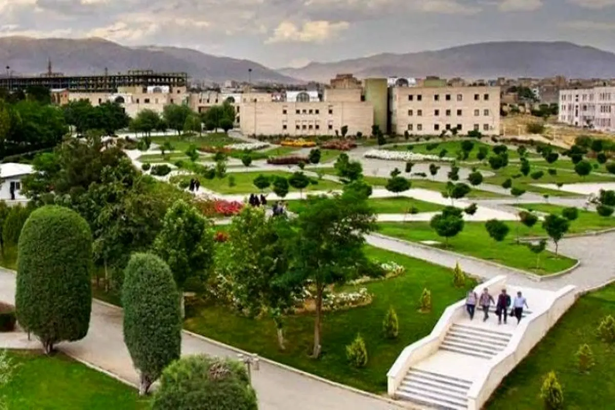 یک نشست در دانشگاه