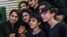 سلفی چند کودک با نوه رهبر شهید + عکس