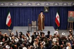 Leader receives people from Kerman, Khuzestan provinces