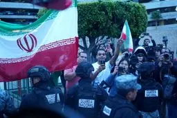 واکنش رئیس جمهور مکزیک پس از حذف تیم ایران / استقبال در مرکز خرید 