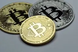 بیت‌کوین؛ ادامه صعود قیمت یا سقوط نرخ؟/ پیش‌بینی تحلیلگران جهانی درباره نرخ بیت‌کوین