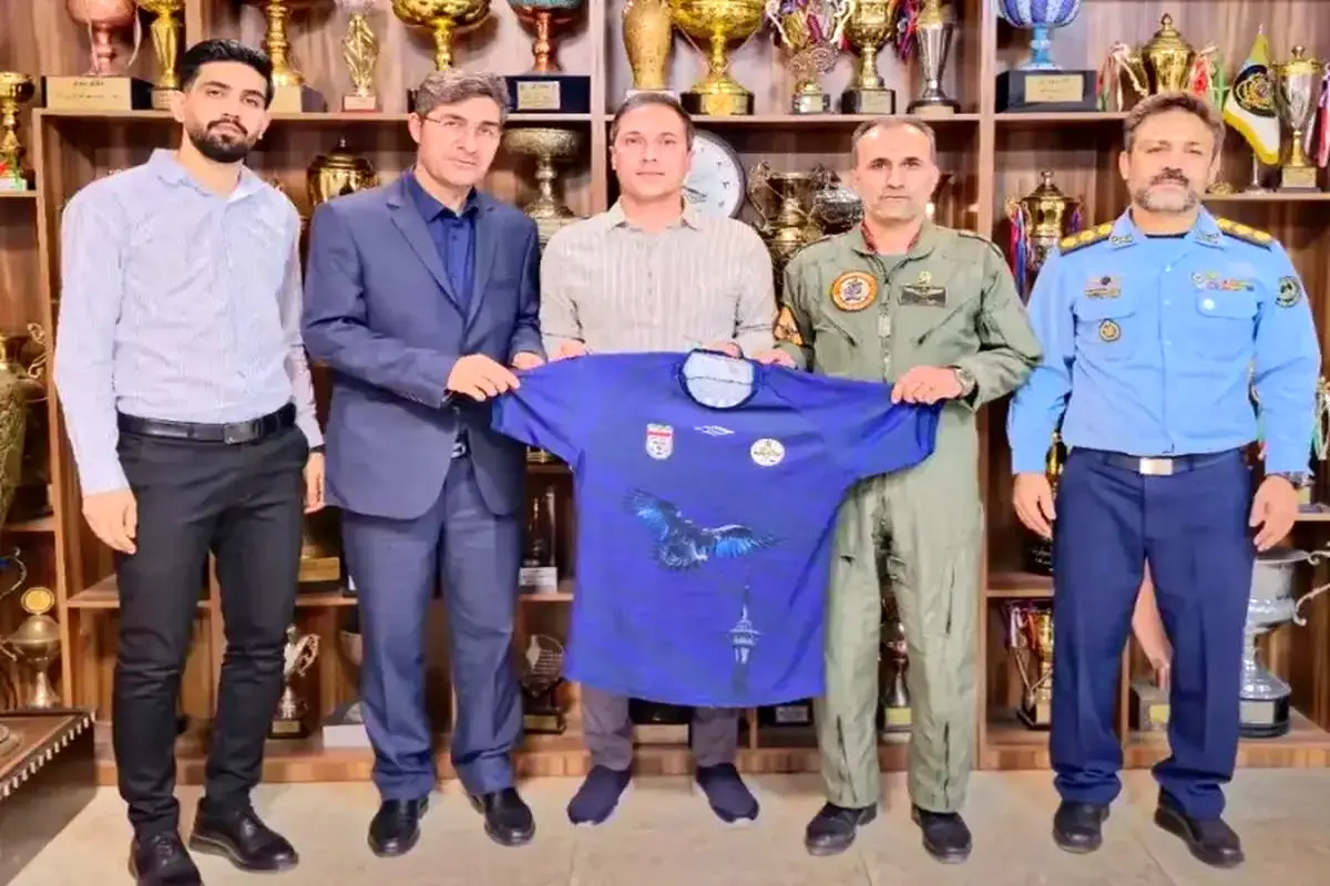 پیشکسوت استقلال و پرسپولیس، سرمربی شد