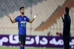 هافبک استقلال بازی با ملوان را از دست داد