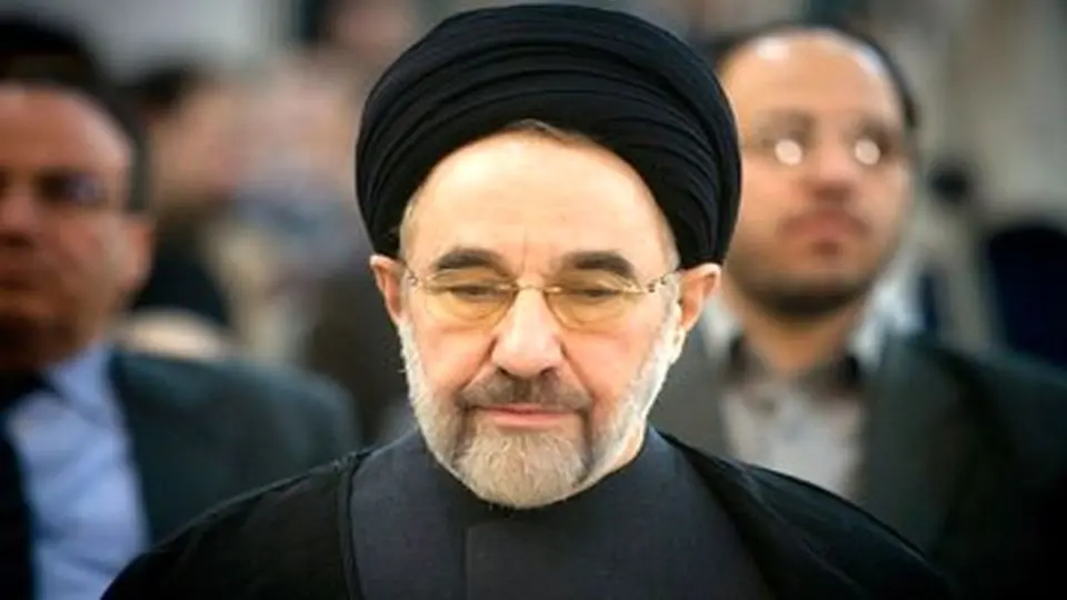 کیهان: سخنان اخیر خاتمی در باره مشارکت در انتخابات، صادقانه نیست / او برای غربی‌ها بیگاری می‌کند