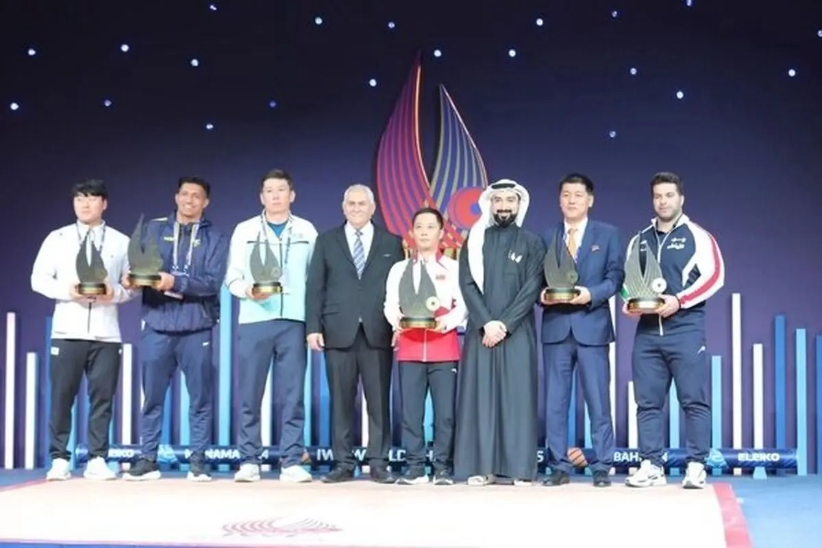Iranian weightlifters become world's vice-champions
