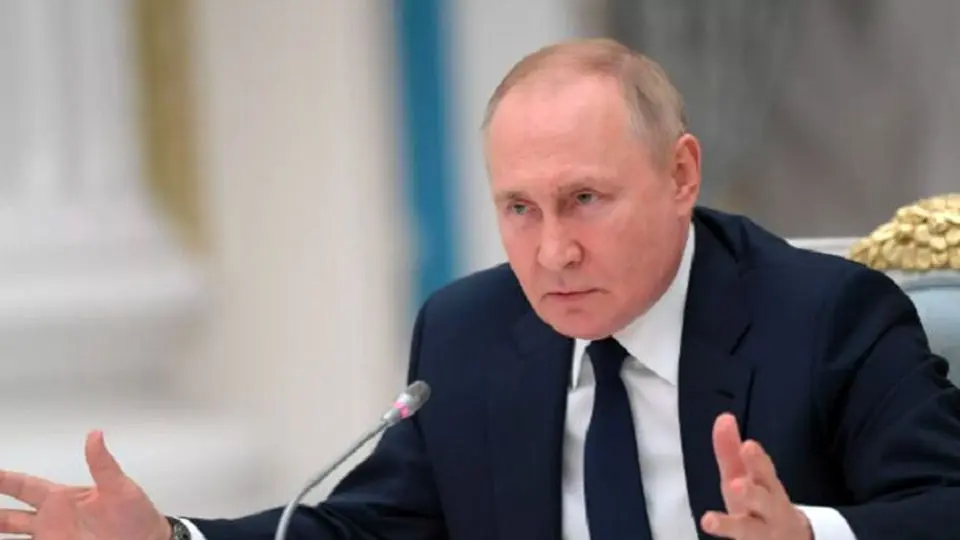 Russian president lambasts assassination of Martyr Soleimani